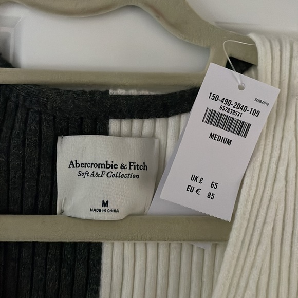 NWT Abercrombie & Fitch Luxe grey/cream sweater Size M - Picture 2 of 4